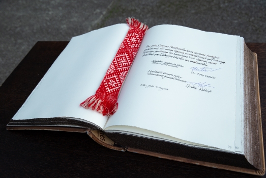 10. augustā, atzīmējot Latvijas Neatkarības kara noslēguma simtgadi, Rīgas Brāļu kapos norisinājās piemiņas pasākums par godu Neatkarības karā kritušajiem karavīriem. 
Foto: Latvijas armija.